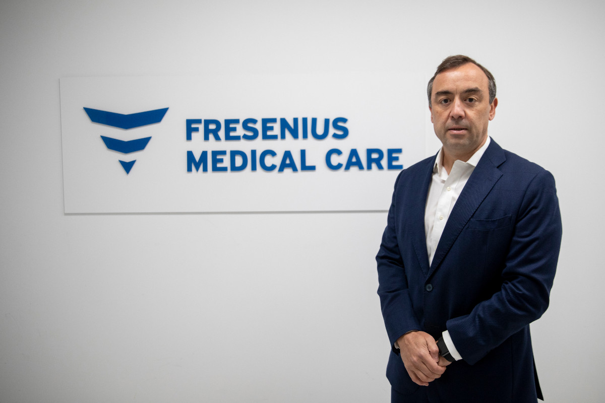 Carlos Fernández Catalán, CEO de Fresenius Medical Care en España, explica el plan estratégico en el que está inmersa la compañía. FOTO: Sergio Gonzalez Valero.
